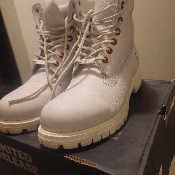 White Serpent Timberland - Picture 2 of 2